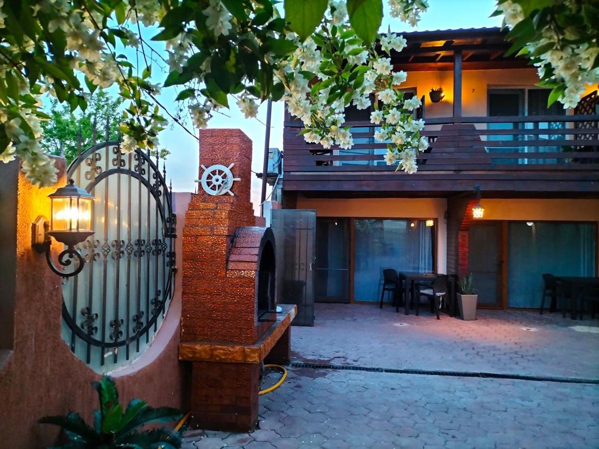 Casa Cristina Corbu Hotel ภายนอก รูปภาพ